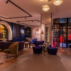 Golden Tulip Opera De Noailles Francia