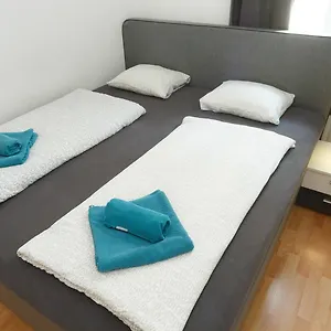 In Near Schoenbrunn & Westbahnhof - Keyless Check-in Apartmán